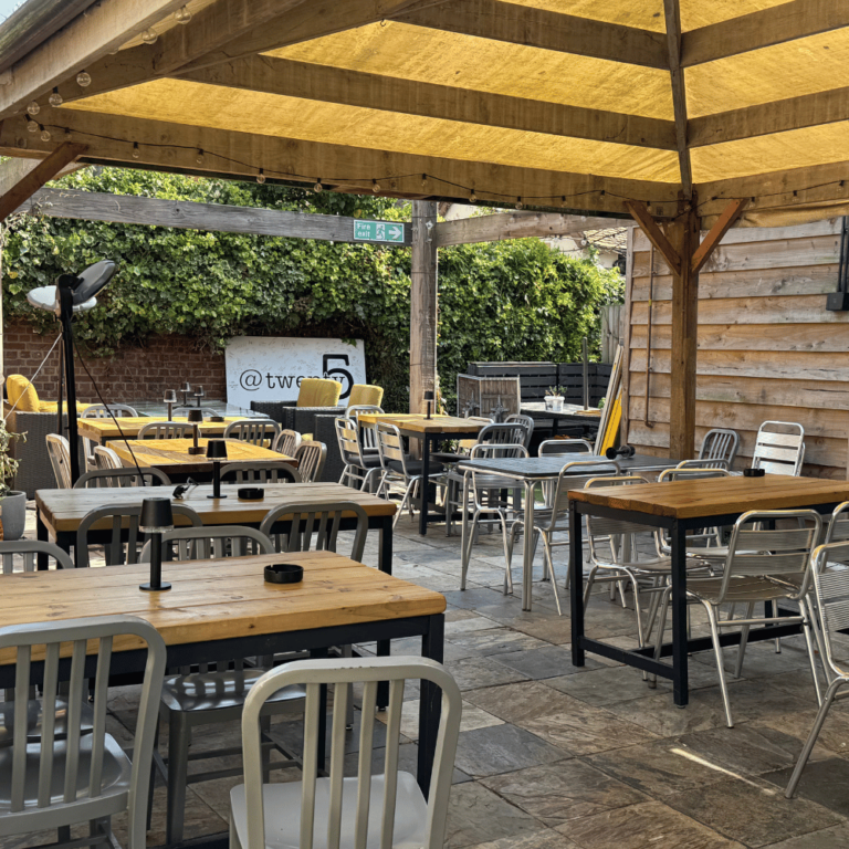 a photo of The Grill at Twenty5's outside space